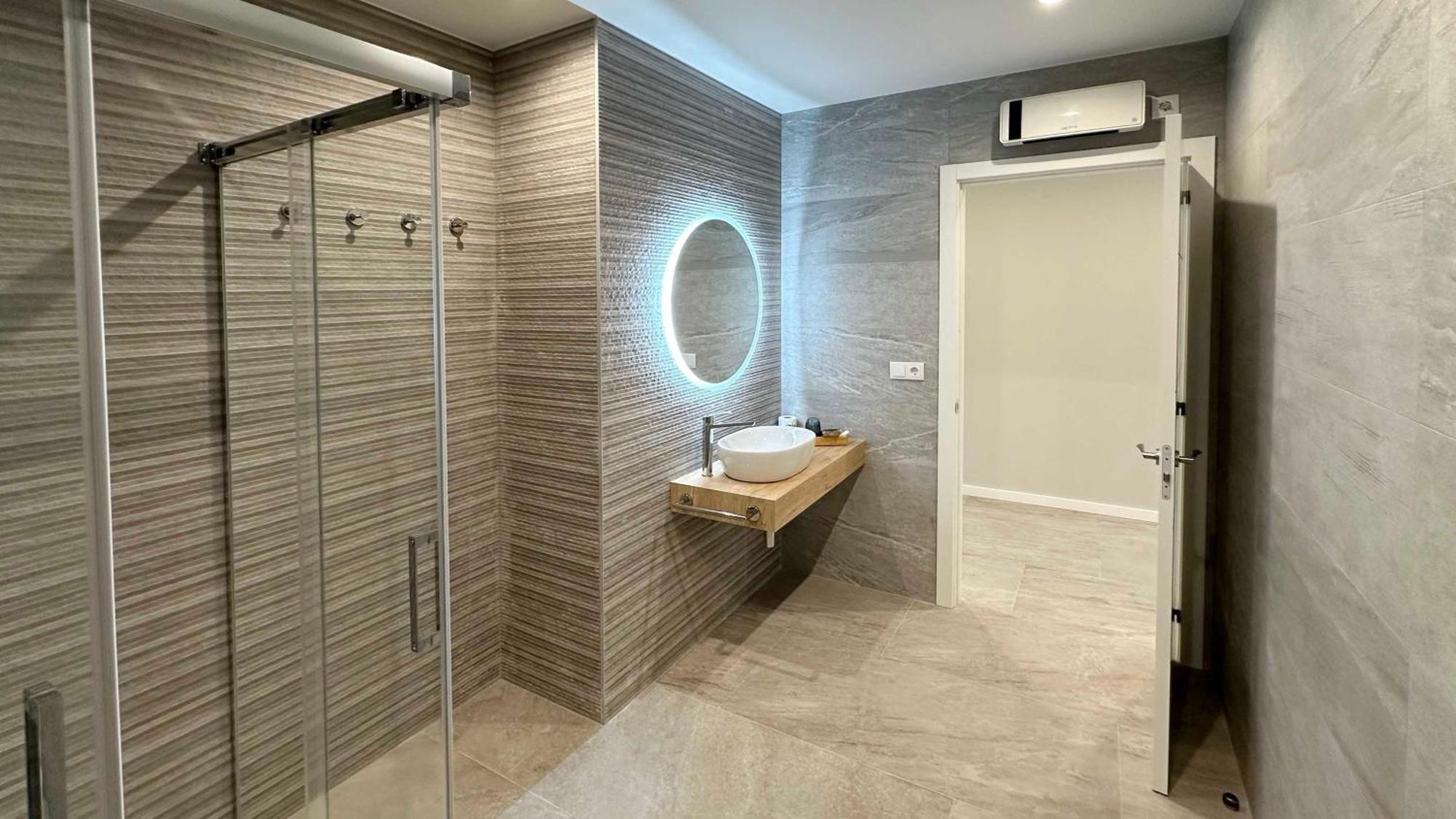 Paseo Colon Apartment *